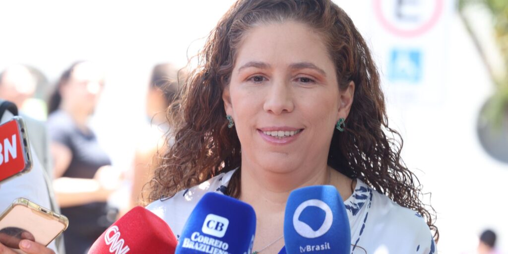 ministra-esther-dweck-aposta-em-queda-na-abstencao-no-cnu