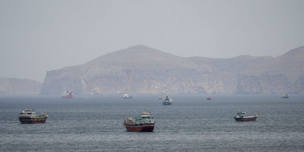 navios-ja-navegam-pelo-estreito-de-ormuz-sob-plano-de-retirada-da-onu