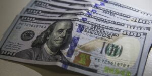 dolar-fica-estavel-em-r$-5,08,-mas-cai-0,58%-na-semana