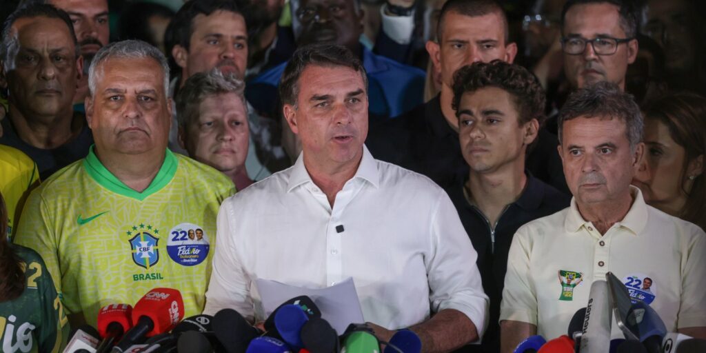 pf-investiga-circunstancias-da-fuga-de-flavio-bolsonaro-do-brasil