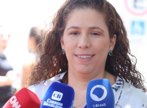 ministra-esther-dweck-aposta-em-queda-na-abstencao-no-cnu
