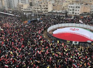 sob-bombas,-multidoes-vao-as-ruas-no-ira-em-apoio-aos-palestinos