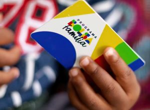 caixa-comeca-a-pagar-bolsa-familia-de-abril