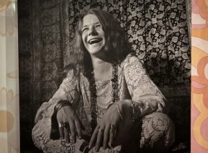 janis-joplin-e-homenageada-em-exposicao-no-museu-da-imagem-e-do-som-sp
