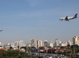 empresas-aereas-terao-linha-de-credito-para-enfrentar-alta-de-custos