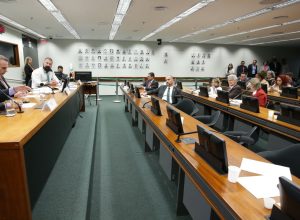 conselho-de-etica-adia-analise-contra-deputados-golpistas