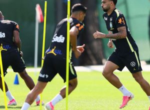 selecao-brasileira-se-reapresenta-e-faz-1o-treino-para-encarar-haiti