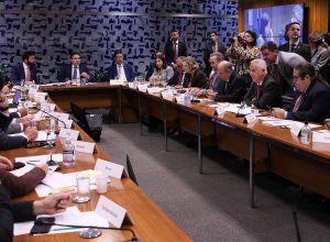 camara:-governo-retira-urgencia-do-fim-da-escala-6×1-e-destrava-pauta