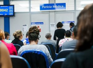 fila-de-espera-do-inss-cai-para-1,2-milhao-de-requerimentos