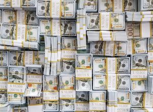 com-pessimismo-externo,-dolar-sobe-0,47%-e-aproxima-se-de-r$-5,20