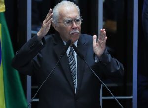 jose-sarney-e-internado-em-uti-apos-procedimento-abdominal
