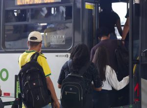 prefeituras-e-estados-devem-garantir-transporte-gratuito-no-2°-turno